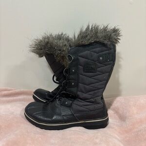 Sorel Black and Gray Winter Boots with Faux Fur Trim